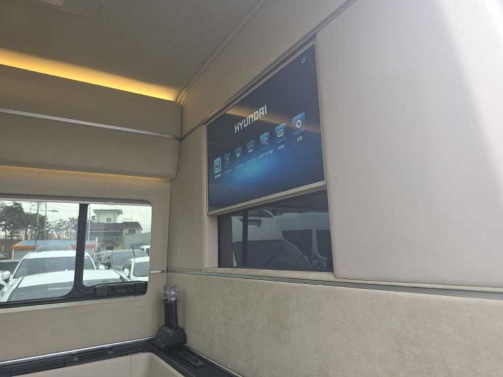 HYUNDAI Solati - Vista 4