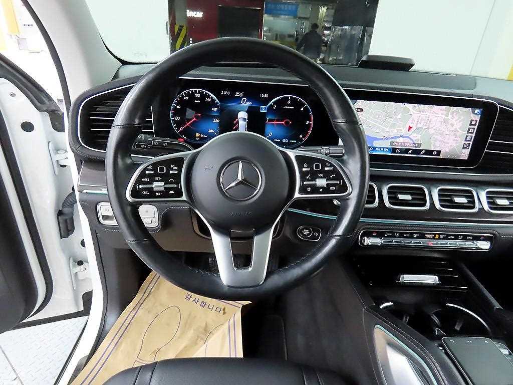 Mercedes Benz GLE Class - Vista 9