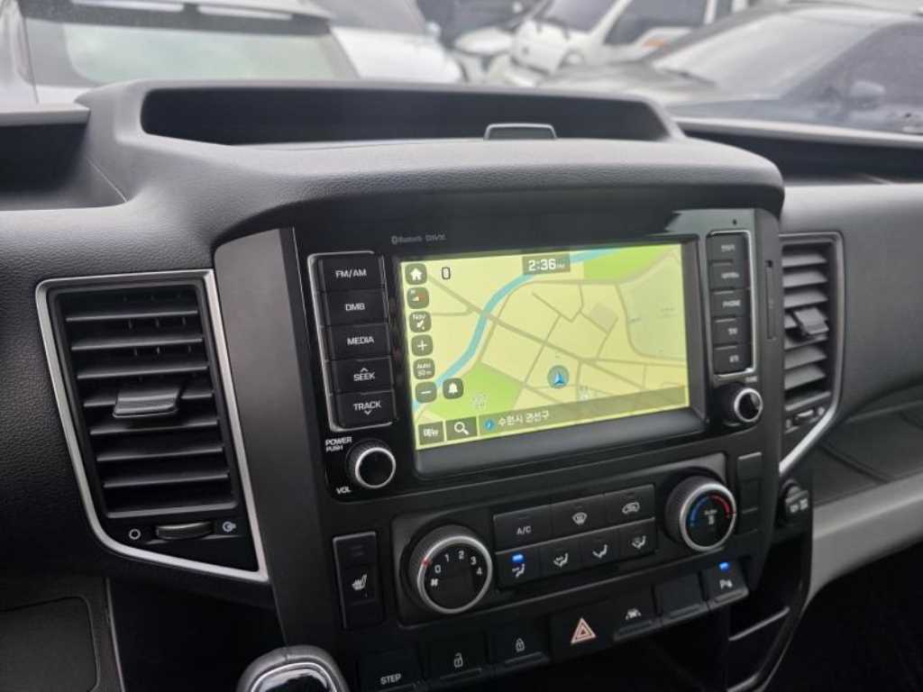 HYUNDAI Solati - Vista 9