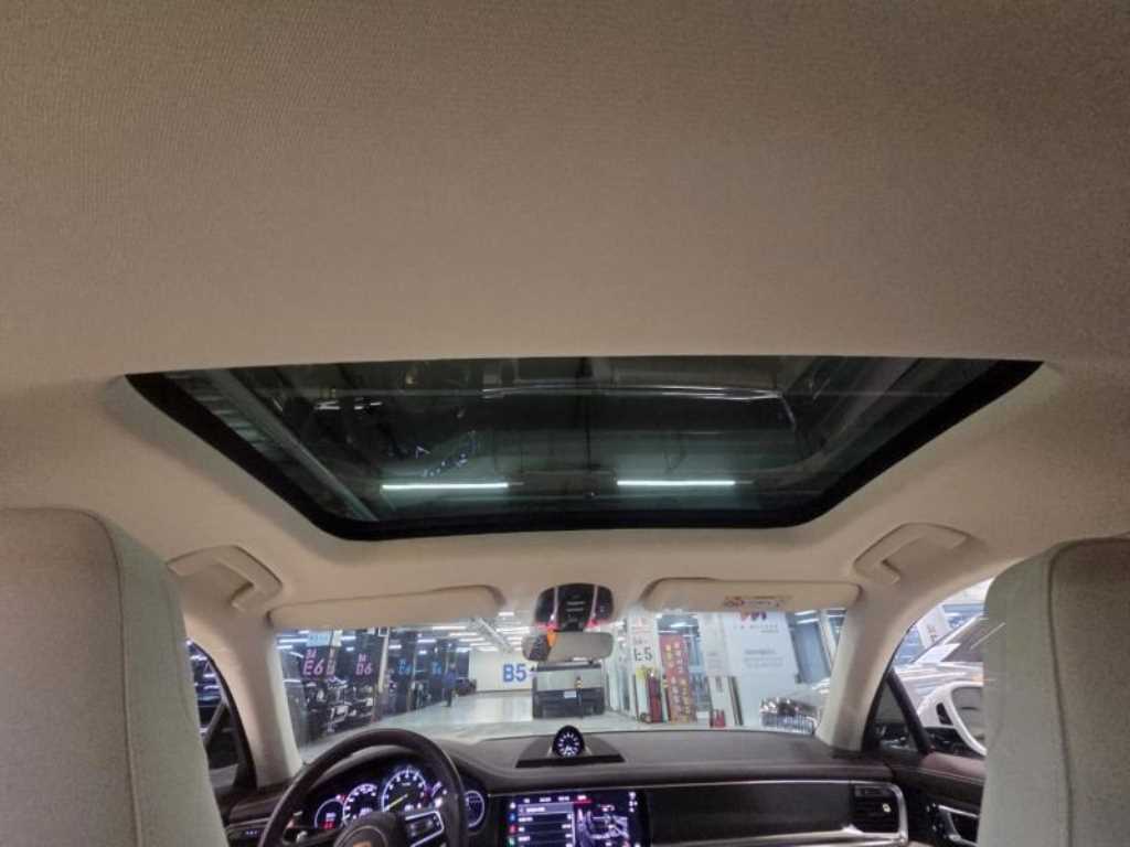 Porsche Panamera - Vista 11