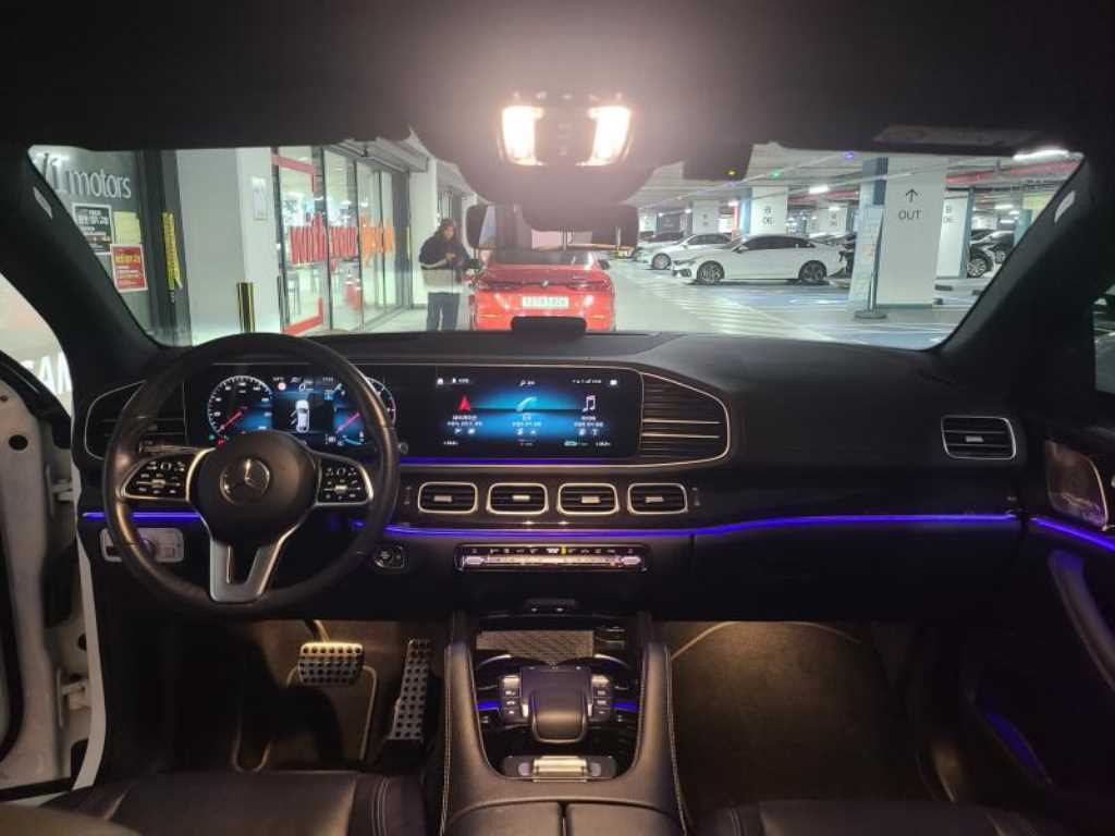 Mercedes Benz GLE Class - Vista 8