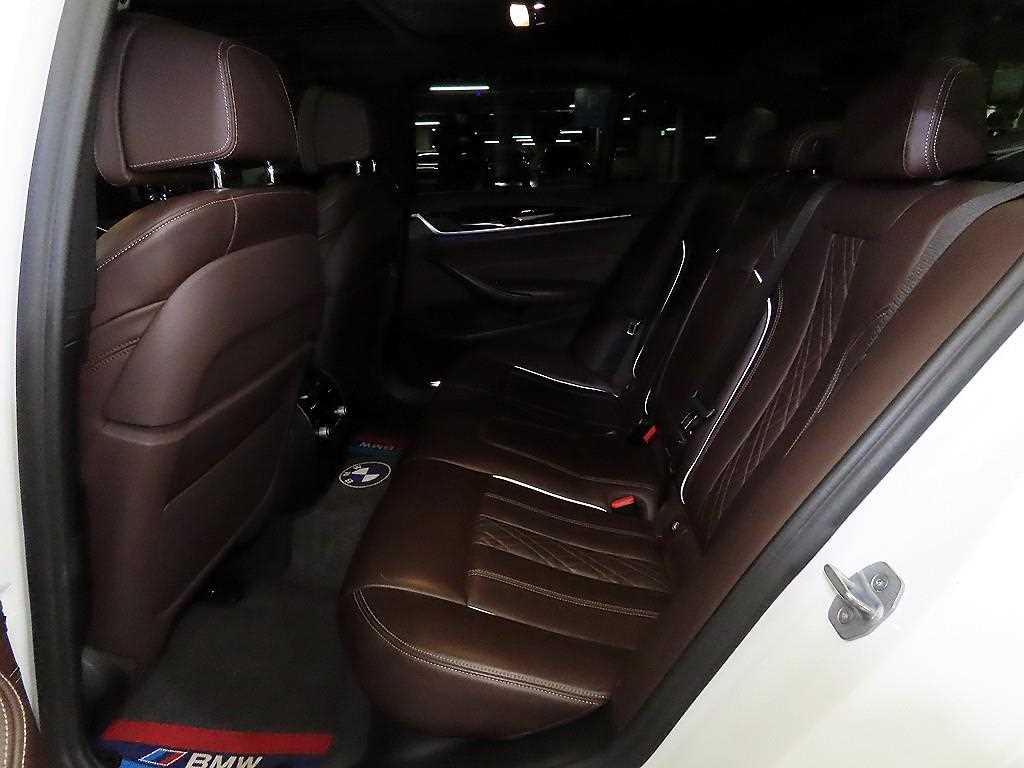 BMW 5 Series - Vista 7