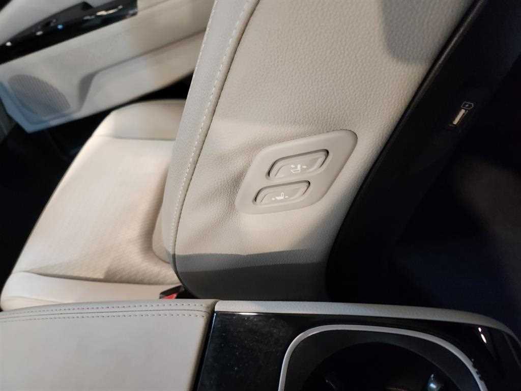 KIA Carnival - Vista 10