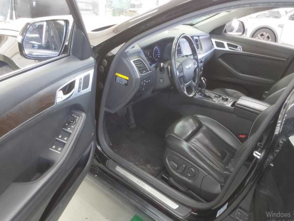 HYUNDAI Genesis - Vista 9