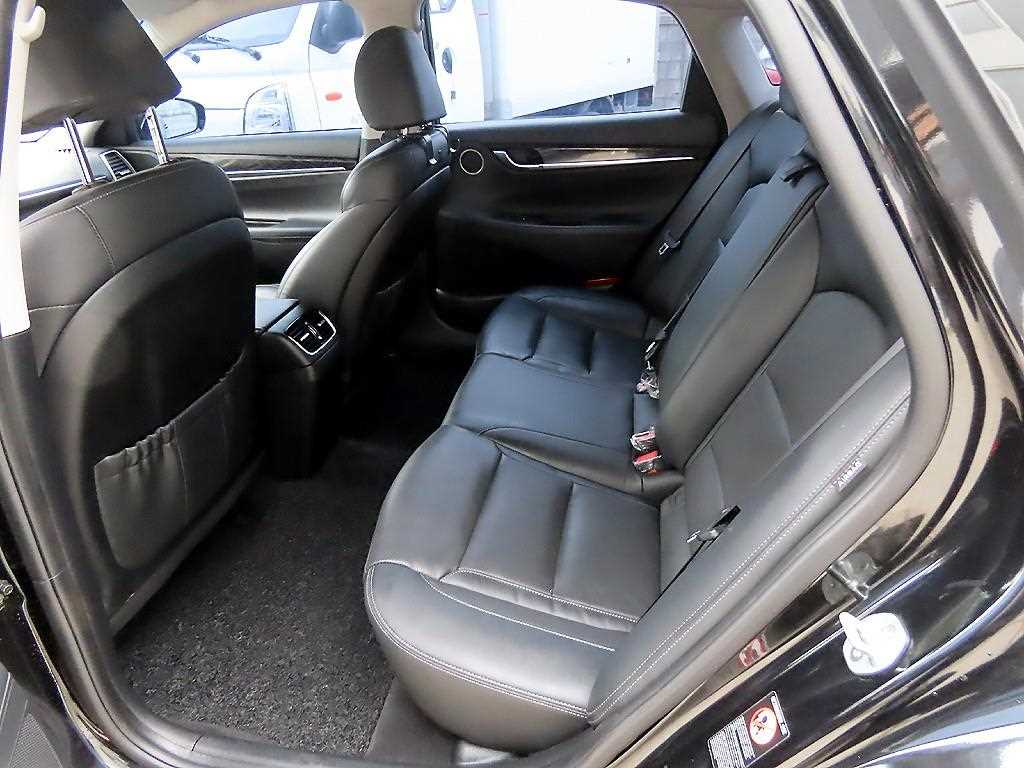 HYUNDAI Grandeur - Vista 6