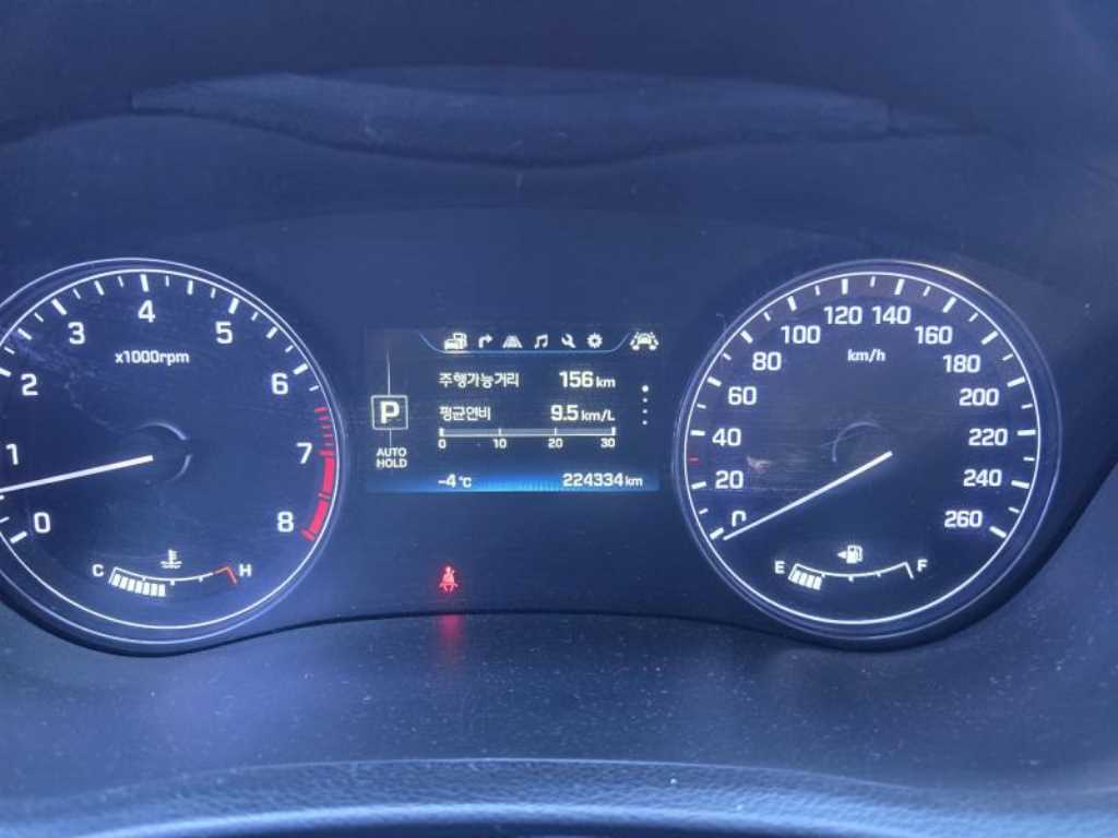 HYUNDAI Genesis - Vista 4