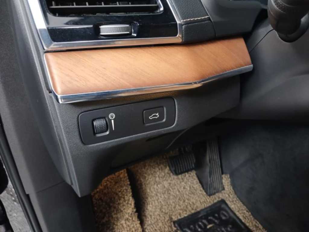 Volvo XC90 - Vista 10