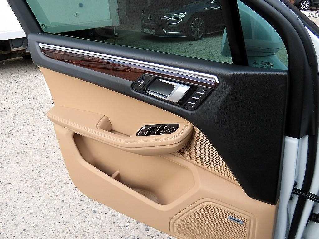 Porsche Macan - Vista 11