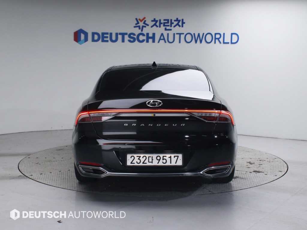 HYUNDAI Grandeur - Vista 5