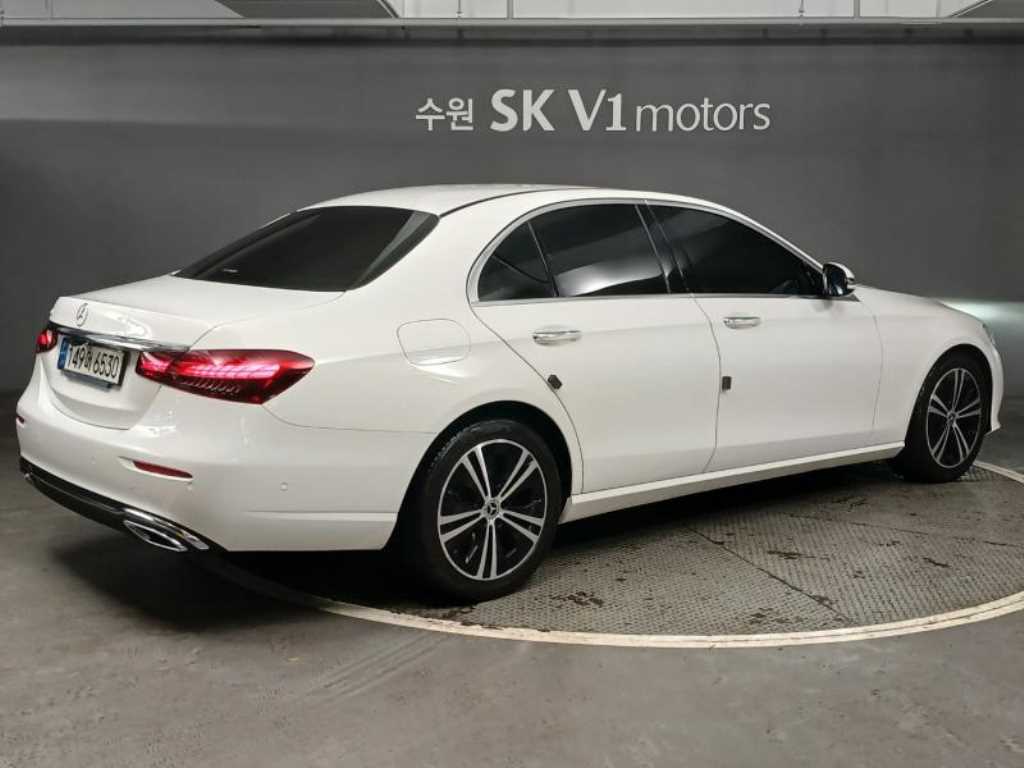 Mercedes Benz E class - Vista 5