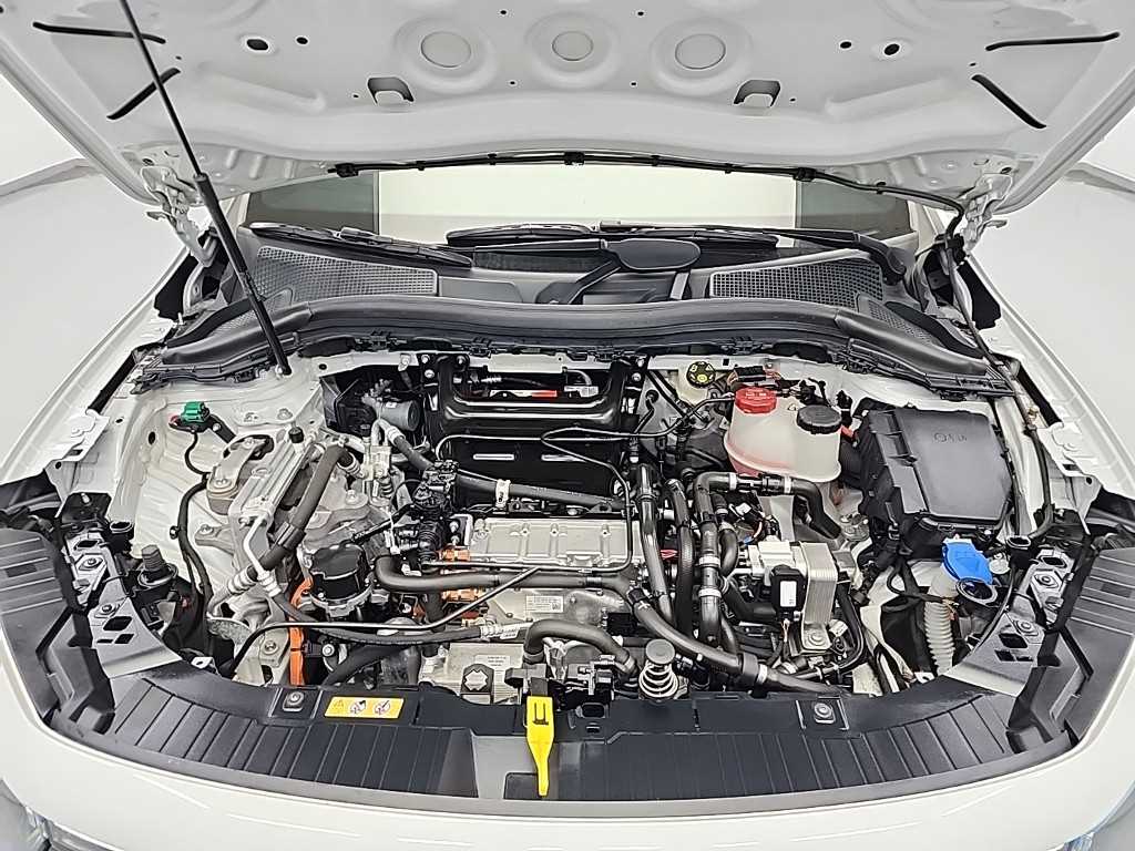 Mercedes Benz EQA - Vista 5