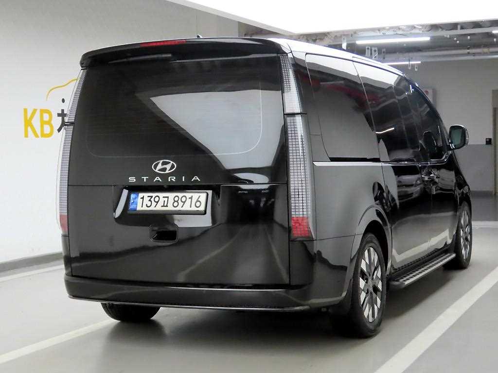 HYUNDAI Staria - Vista 4