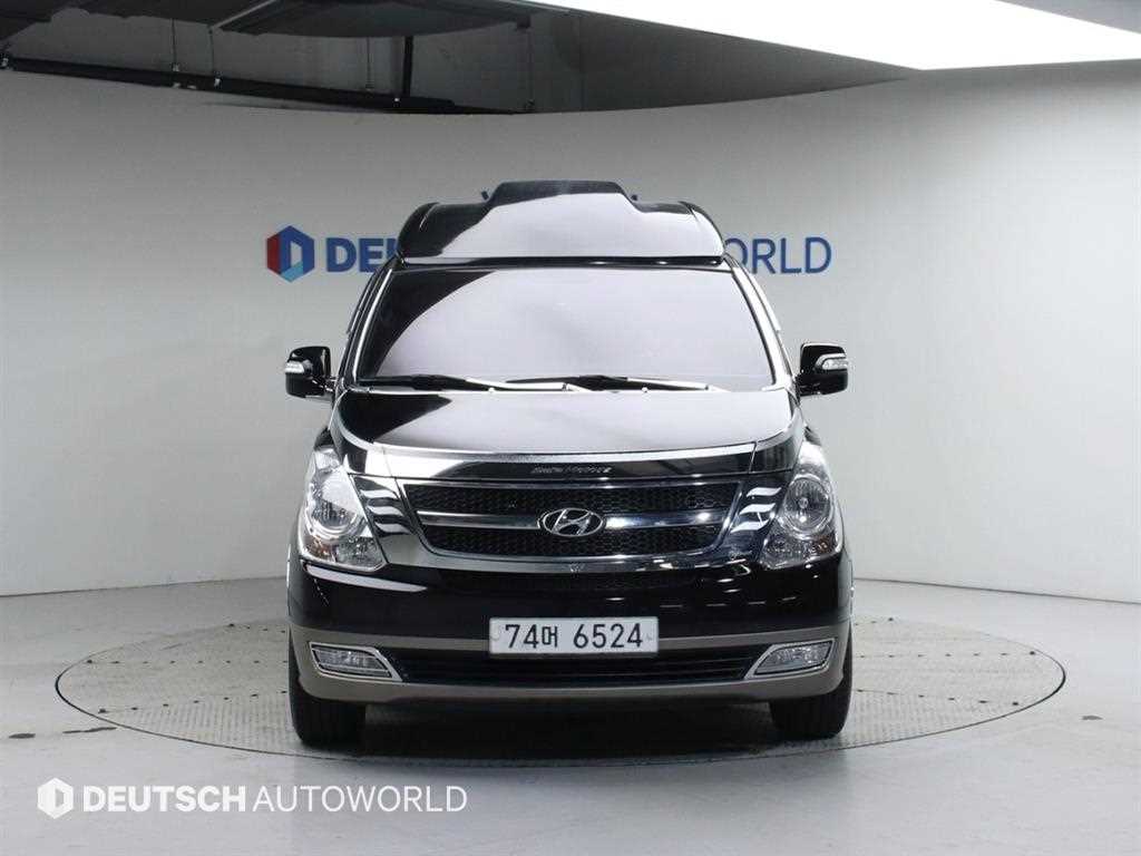 HYUNDAI Starex - Vista 3