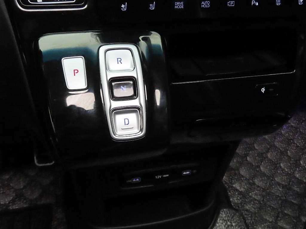 HYUNDAI Staria - Vista 11