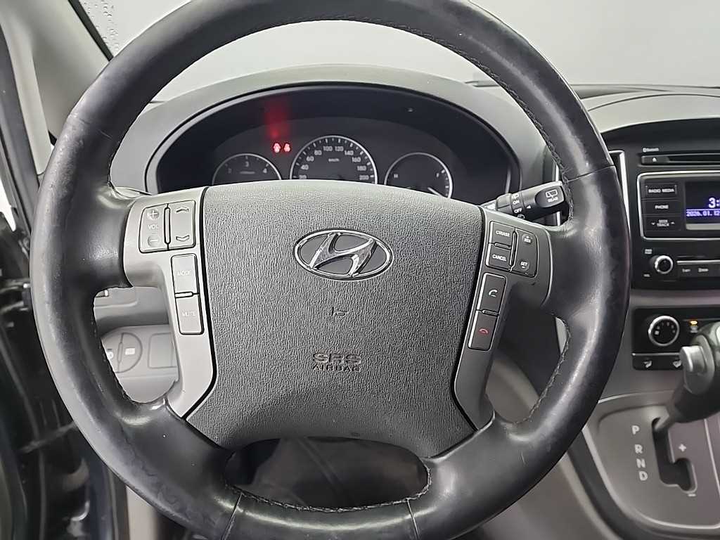 HYUNDAI Starex - Vista 9