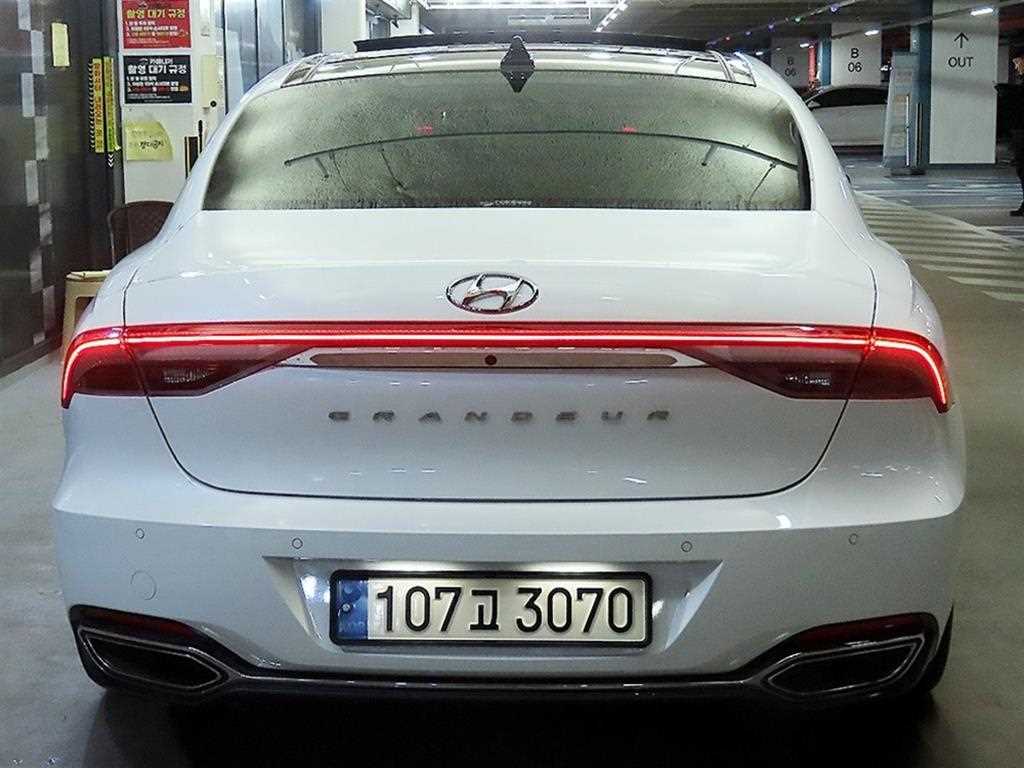 HYUNDAI Grandeur - Vista 5