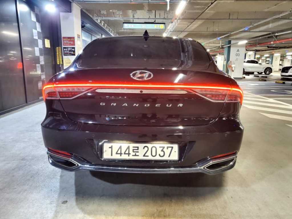 HYUNDAI Grandeur - Vista 5