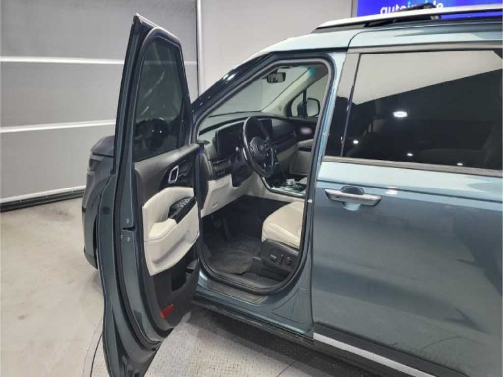 KIA Carnival - Vista 5