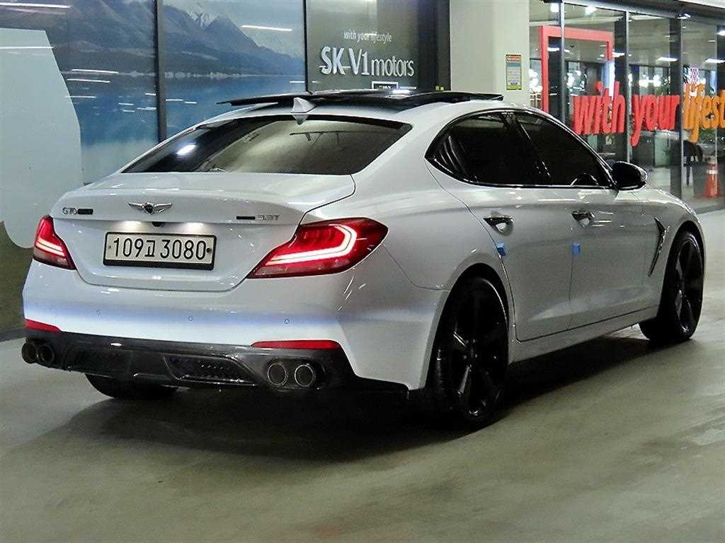 Genesis G70 - Vista 4