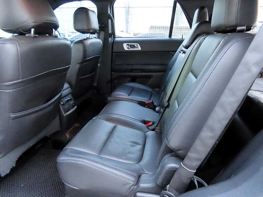 Ford Explorer - Vista 6