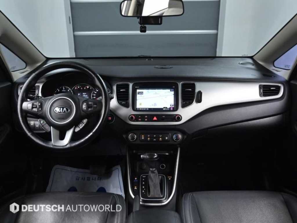 KIA Carens - Vista 7