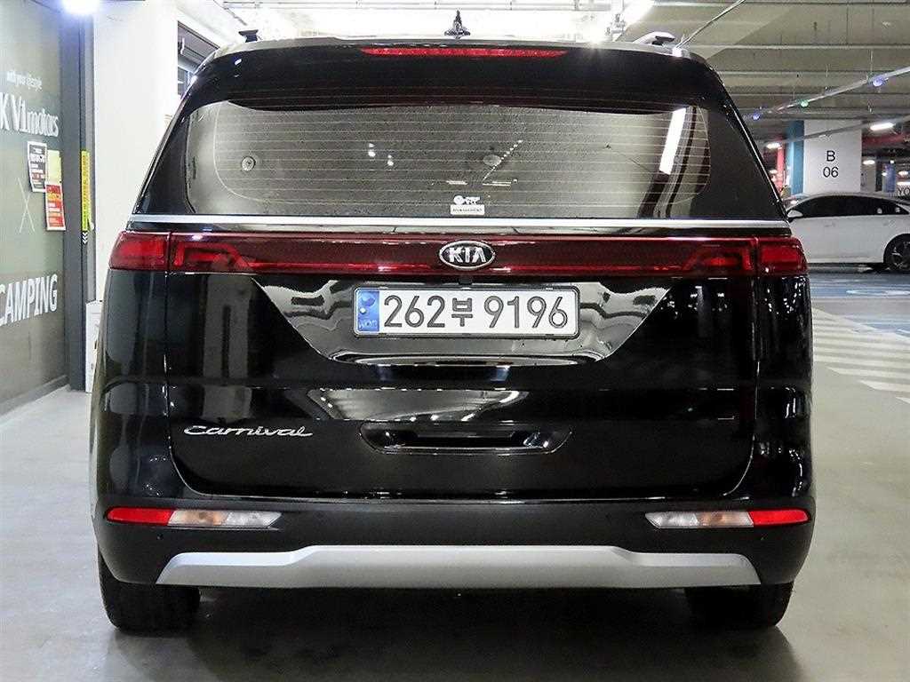 KIA Carnival - Vista 5
