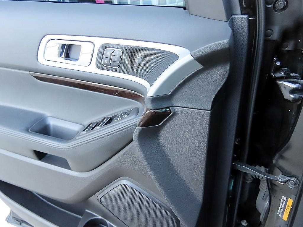 Ford Explorer - Vista 11