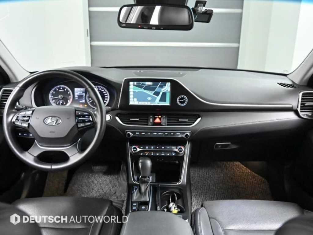 HYUNDAI Grandeur - Vista 7