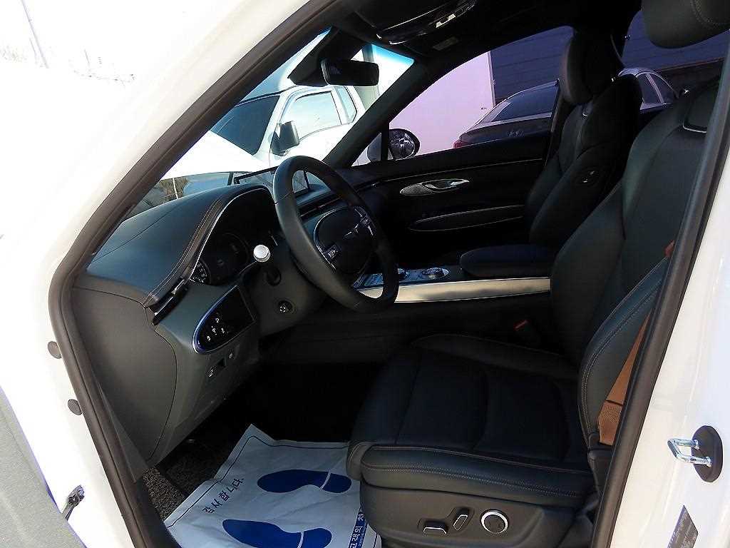 Genesis GV70 - Vista 5