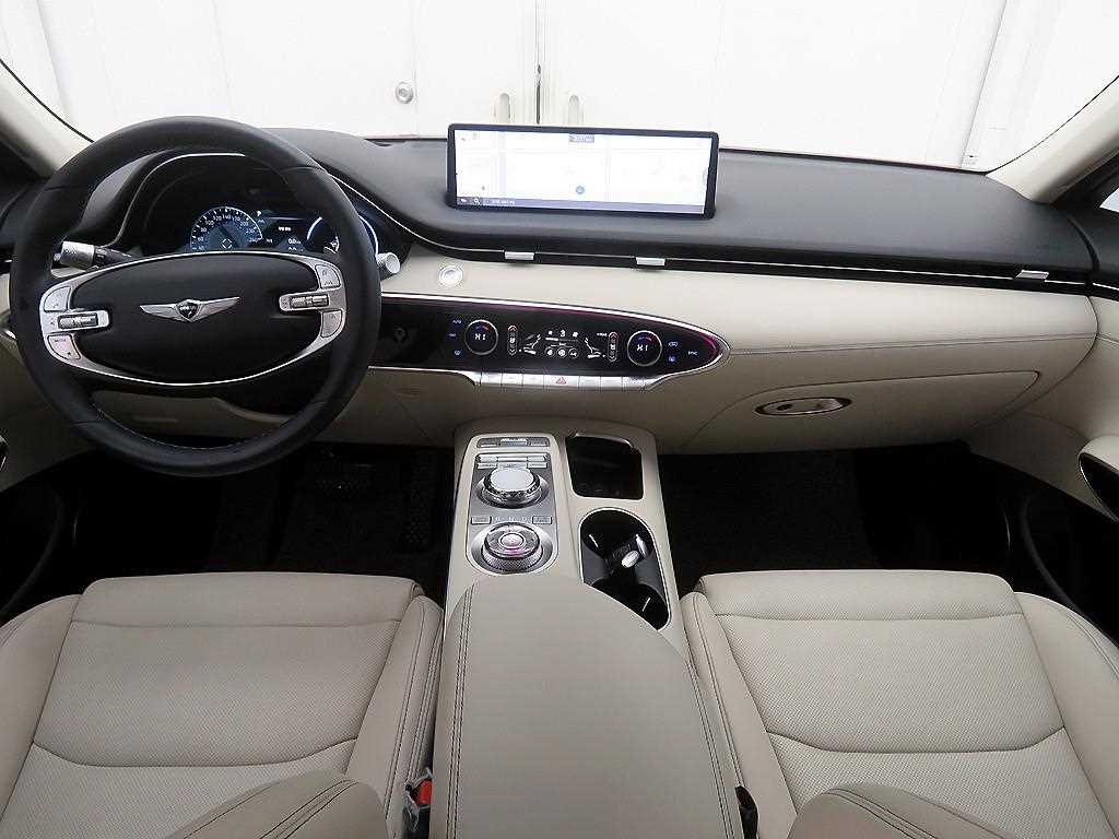 Genesis GV70 - Vista 9