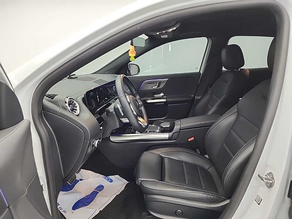 Mercedes Benz EQA - Vista 11