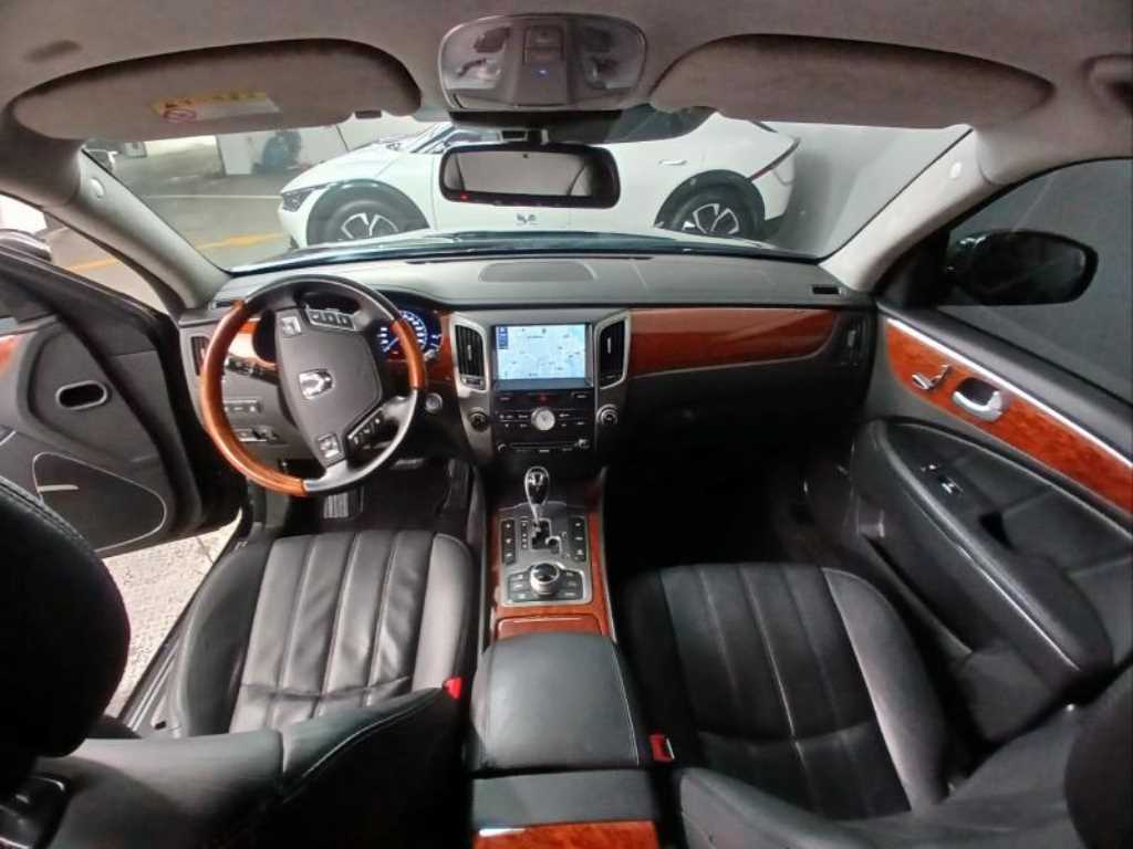 HYUNDAI Equus - Vista 6