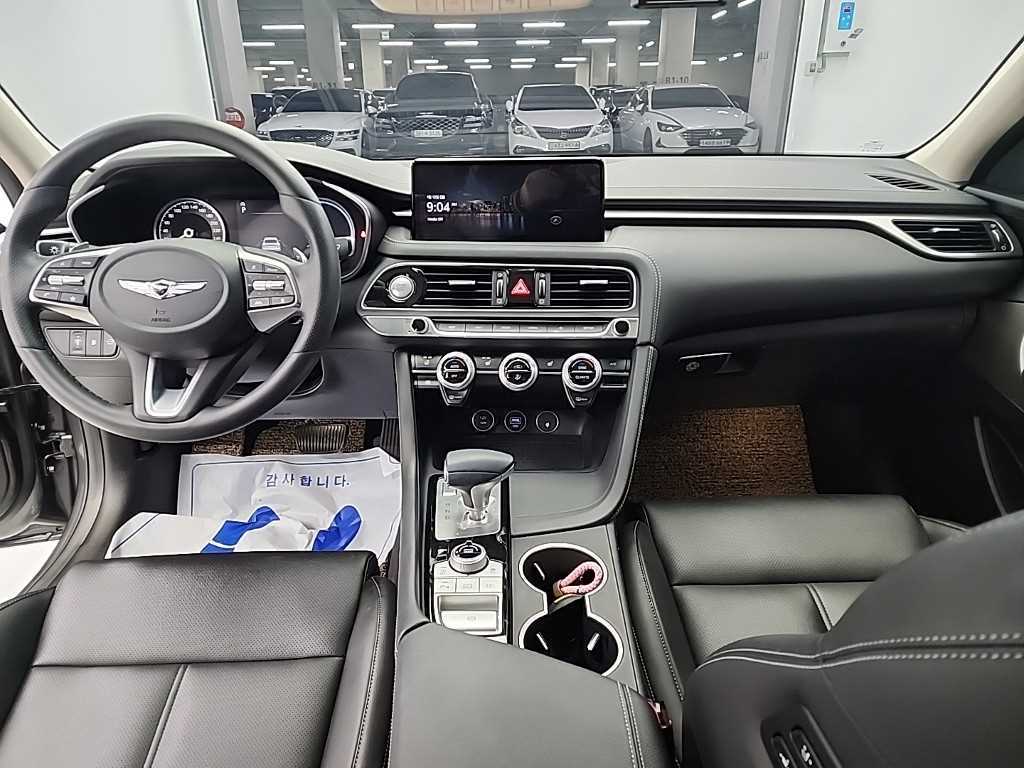 Genesis G70 - Vista 7