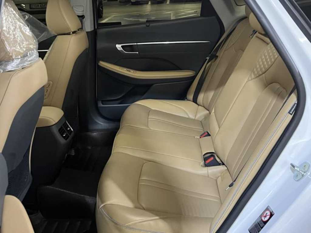 HYUNDAI Sonata - Vista 7