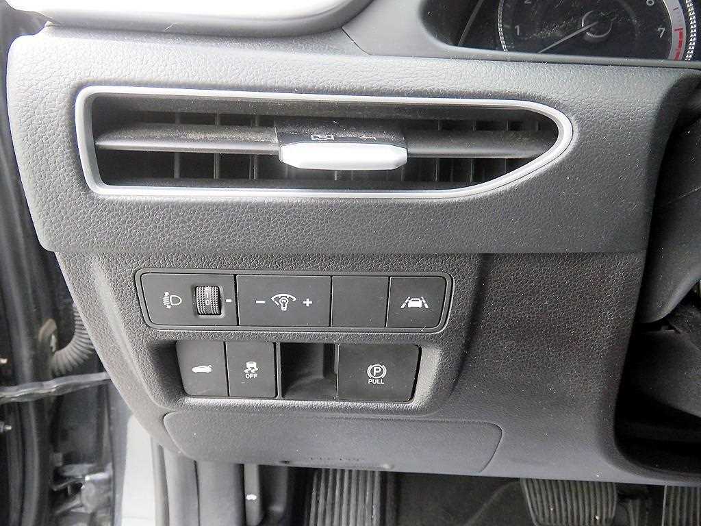 HYUNDAI Sonata - Vista 8