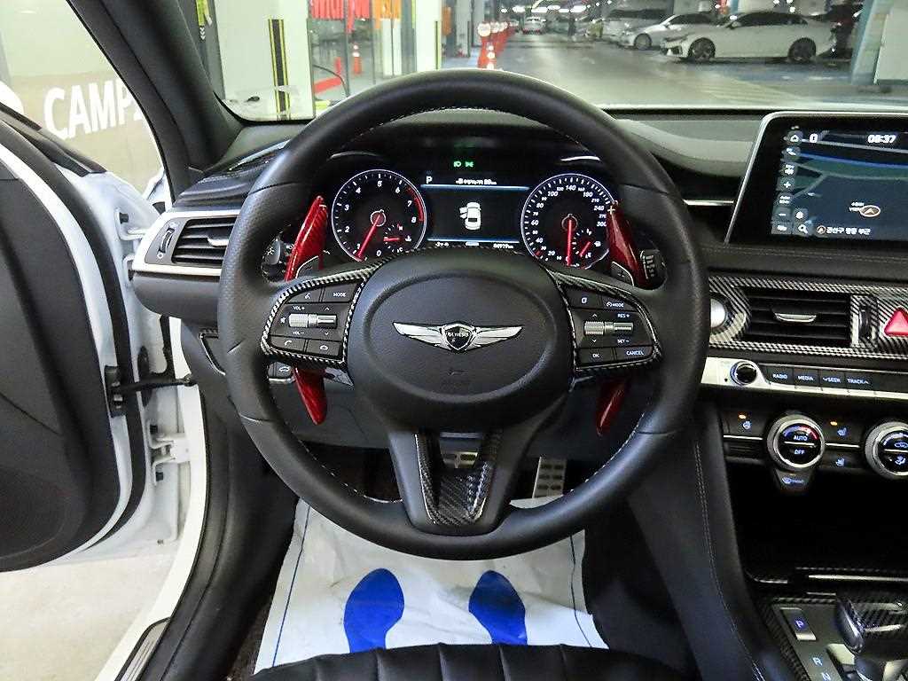 Genesis G70 - Vista 8