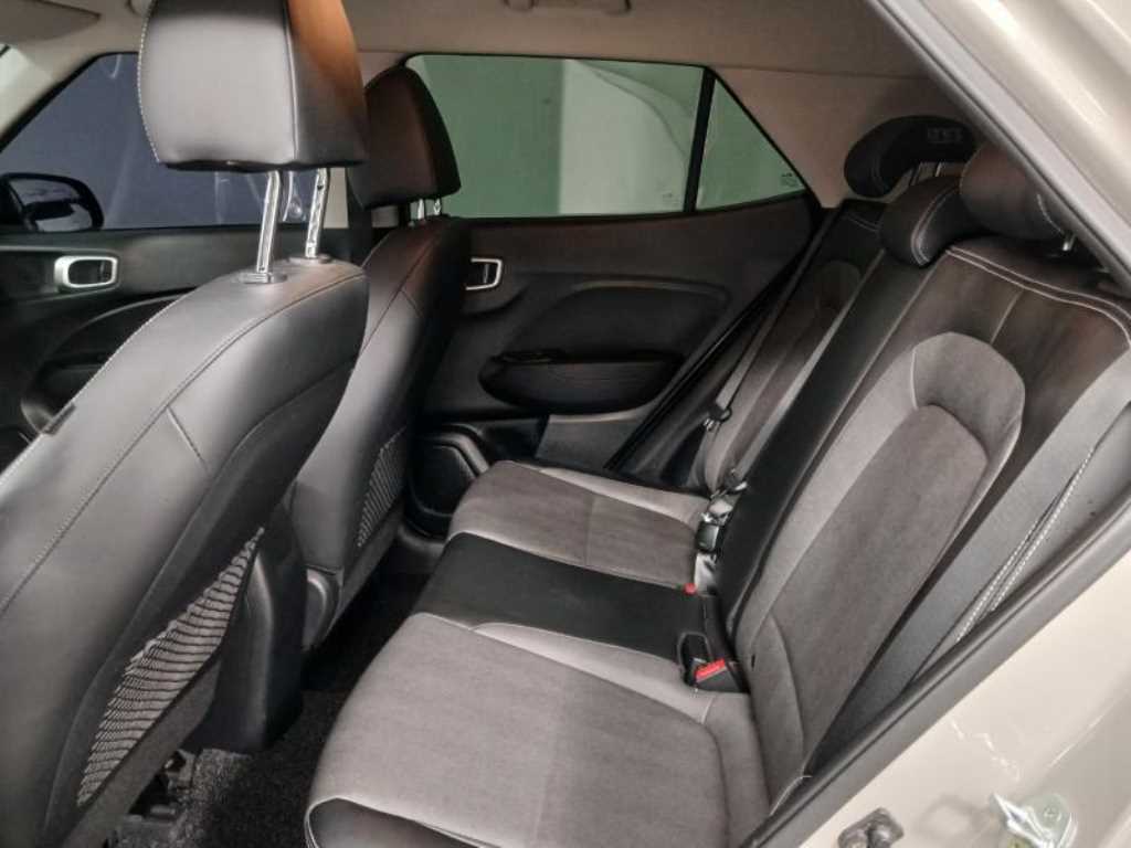 HYUNDAI Venue - Vista 8