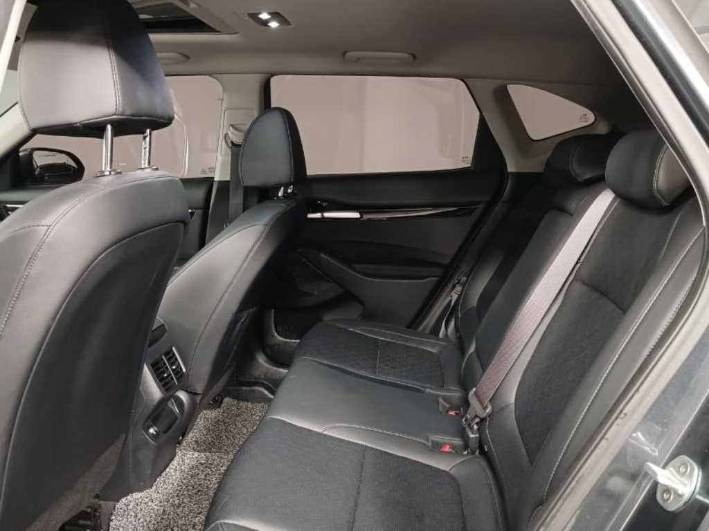 KIA Seltos - Vista 8