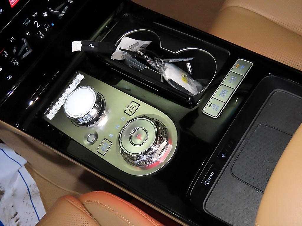 Genesis G80 - Vista 12