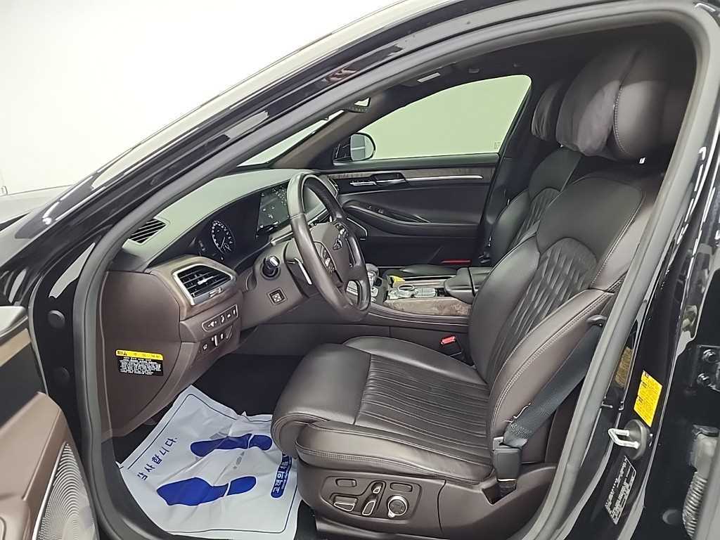 Genesis G90 - Vista 11