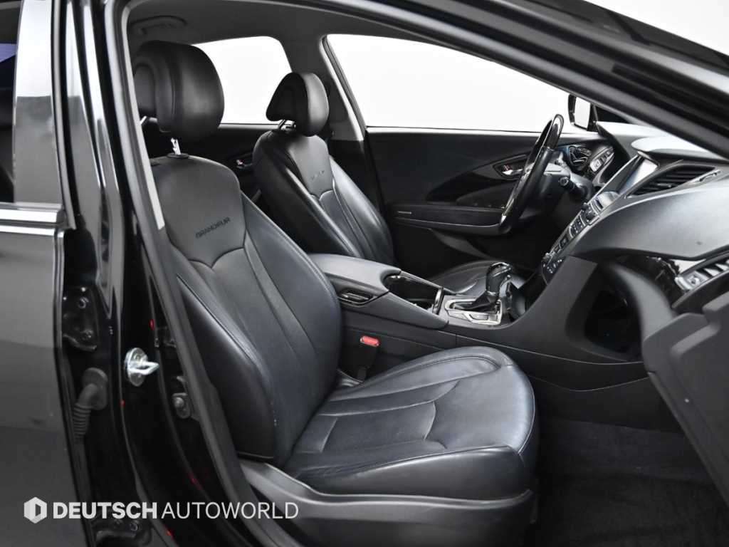 HYUNDAI Grandeur - Vista 10