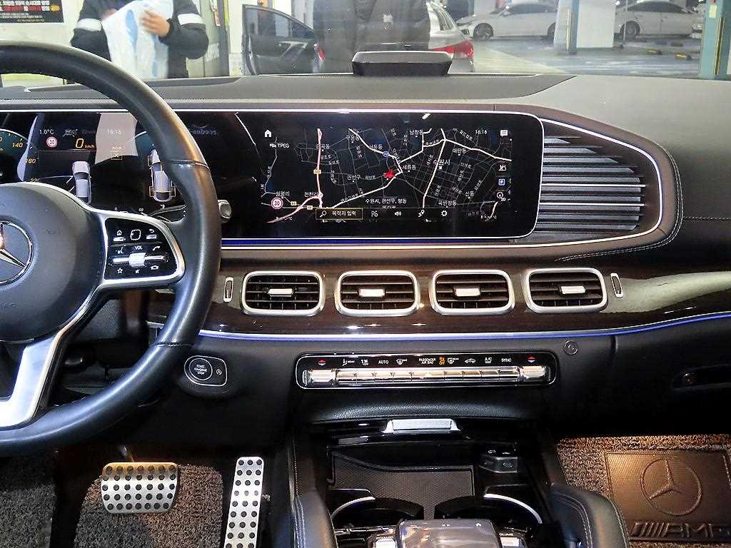 Mercedes Benz GLE Class - Vista 11