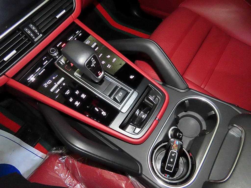 Porsche Cayenne - Vista 12