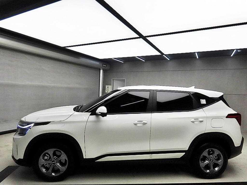 KIA Seltos - Vista 4