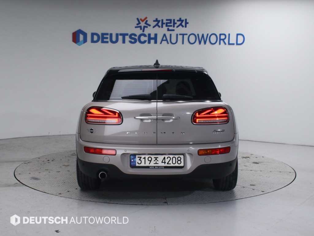 Mini Clubman - Vista 4