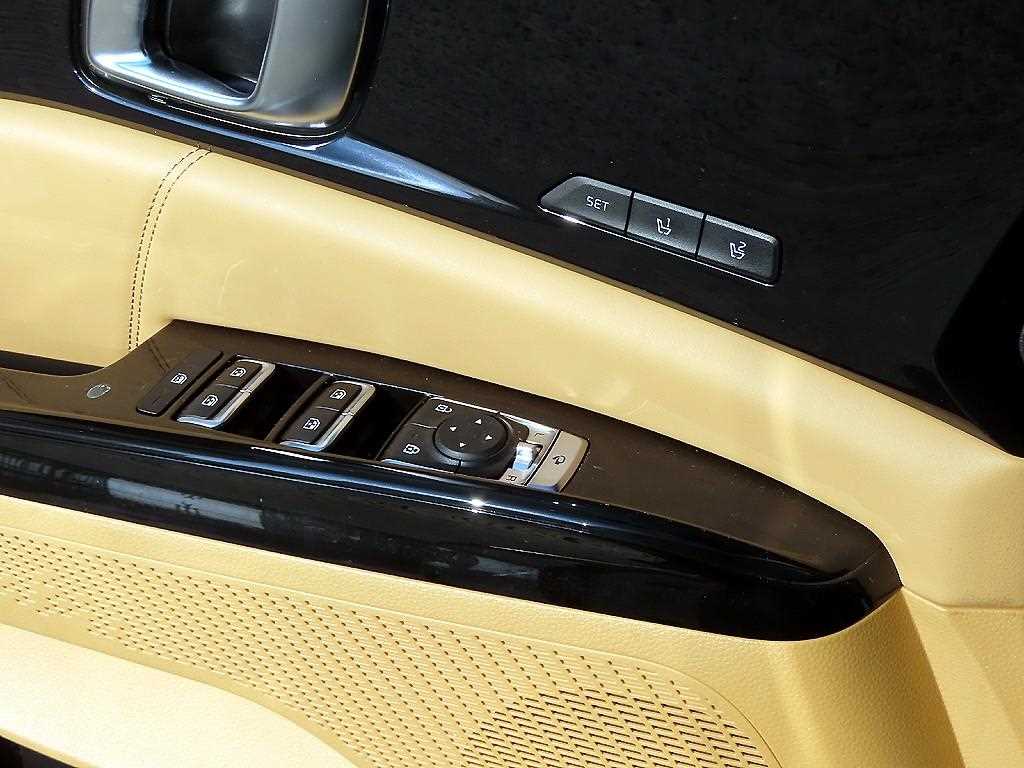 KIA Carnival - Vista 11