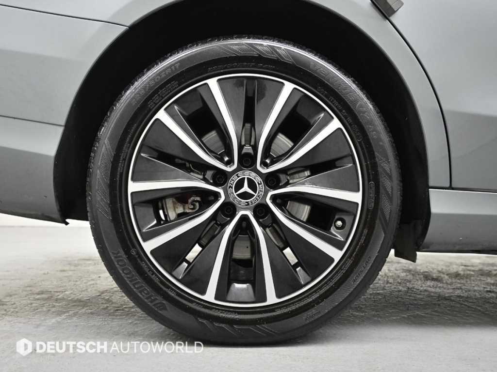 Mercedes Benz C Class - Vista 5