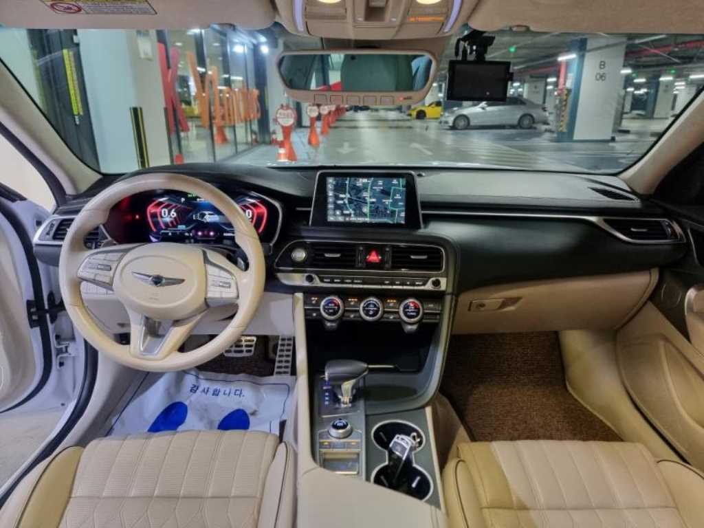 Genesis G70 - Vista 6