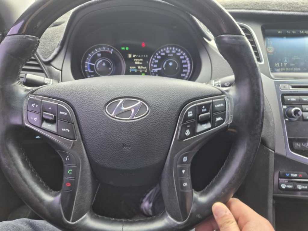 HYUNDAI Grandeur - Vista 7