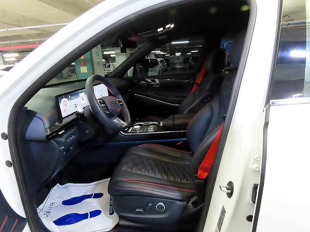 Genesis GV80 - Vista 6